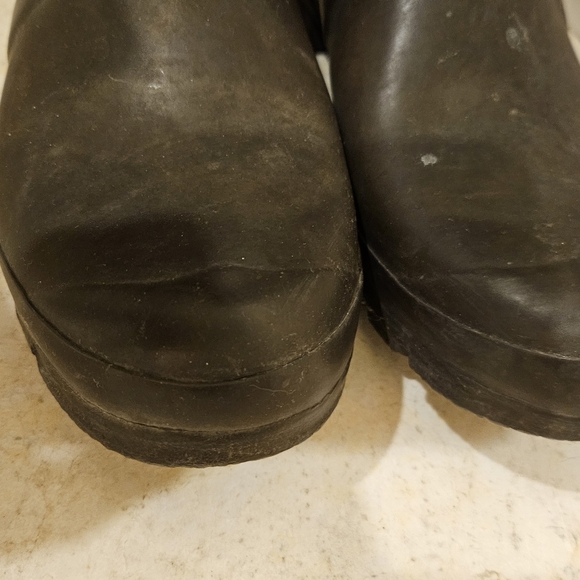 Hunter rain boots with socks - Picture 6 of 6